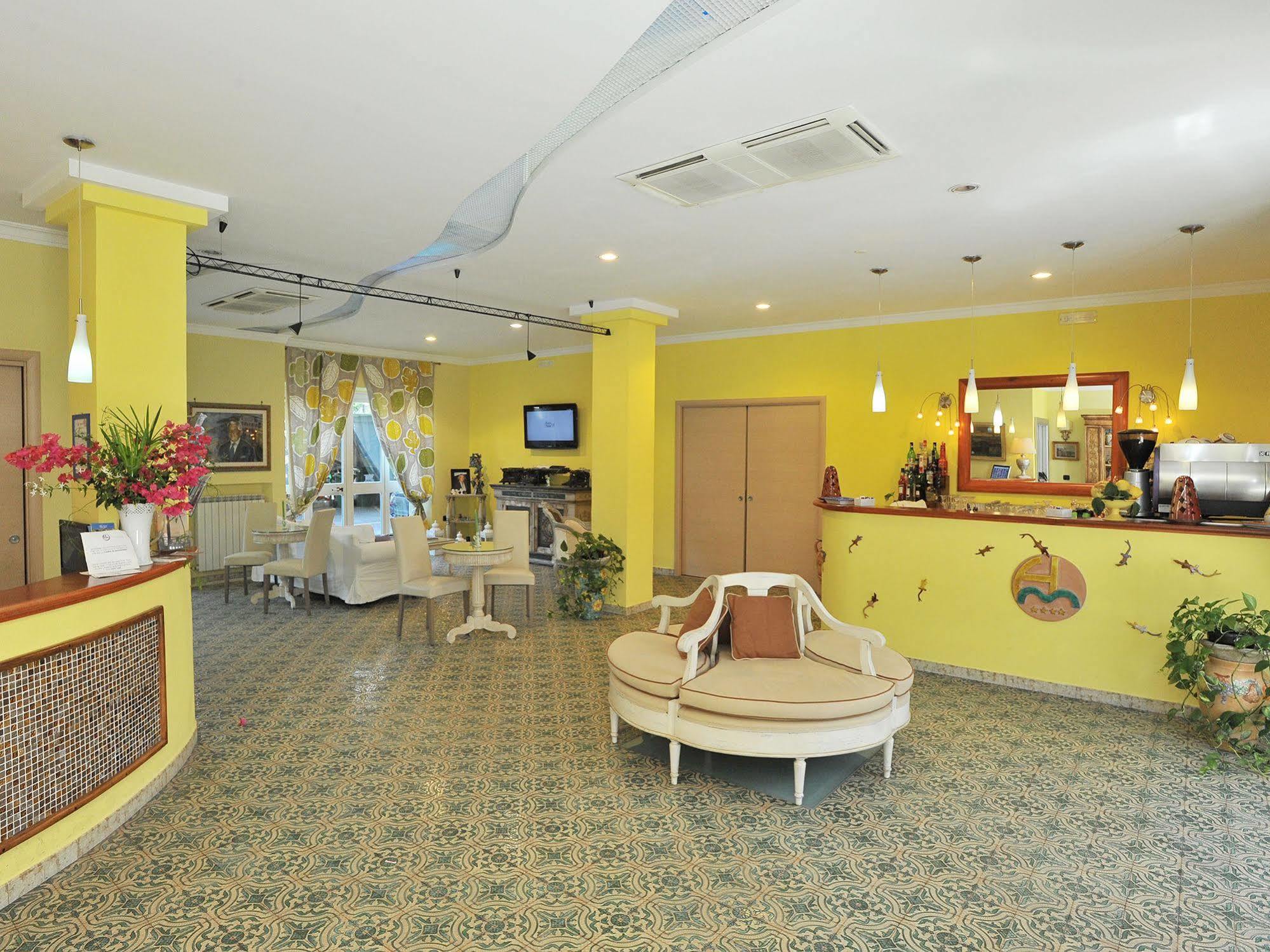 Hotel Miramare 마이오리 외부 사진